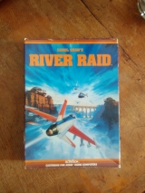 River Raid de Activision pour Atari 400 800 600XL 800XL et XE. Première édition en cartouche ROM